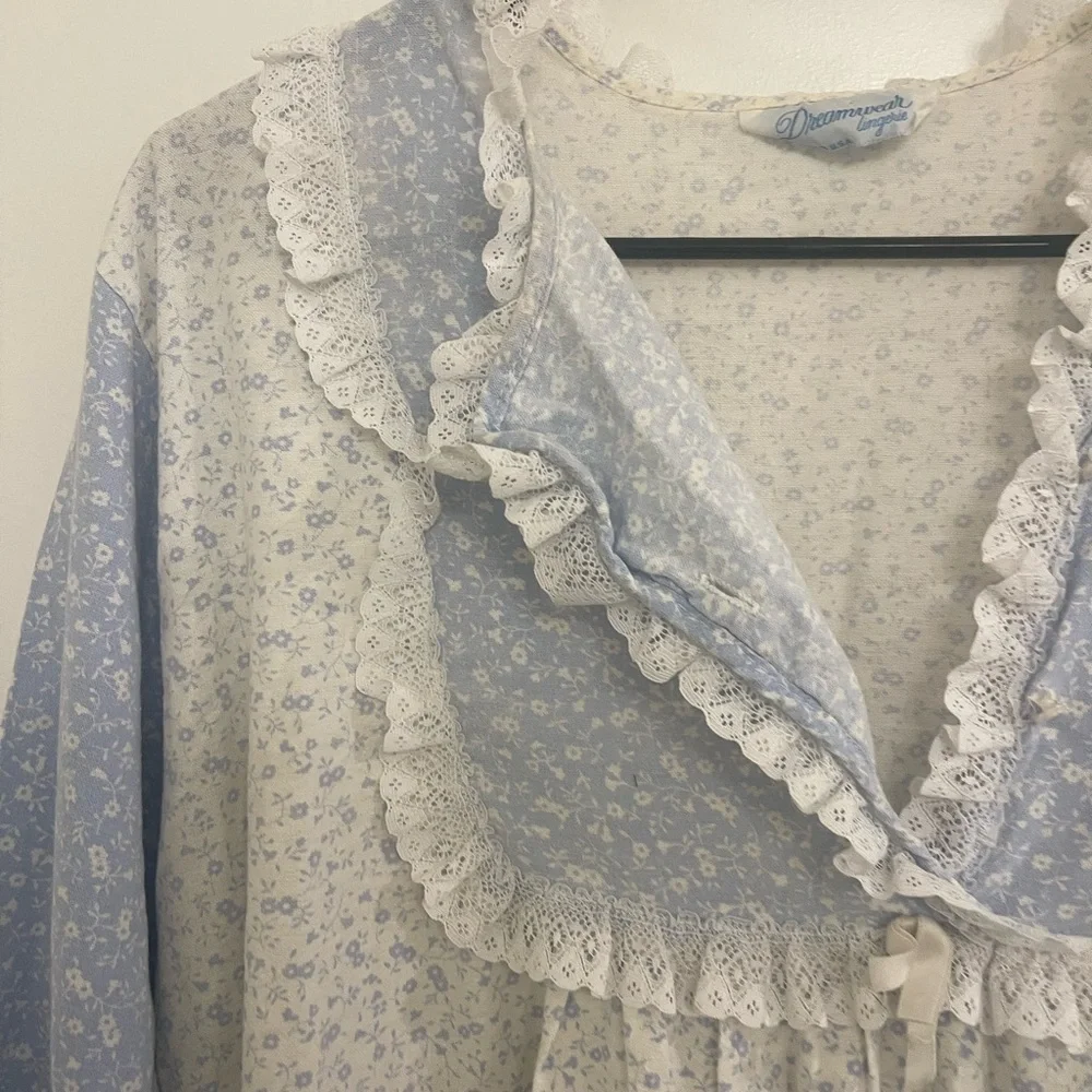Vintage Blue Cottagecore GrandmaCore Floral Ruffle Nightgown‎